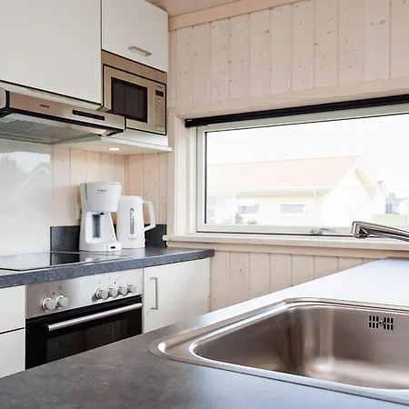 Cosy Coastal For 6 Guests 別荘 *